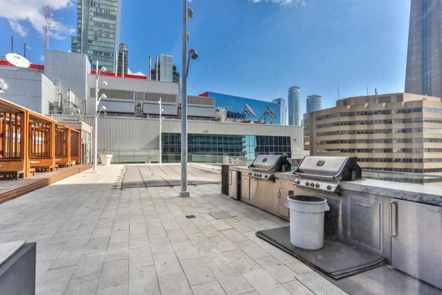 Skyline Suites - Walk To Mtcc, Acc, Rogers Centre & Entertainment District Toronto Exterior photo