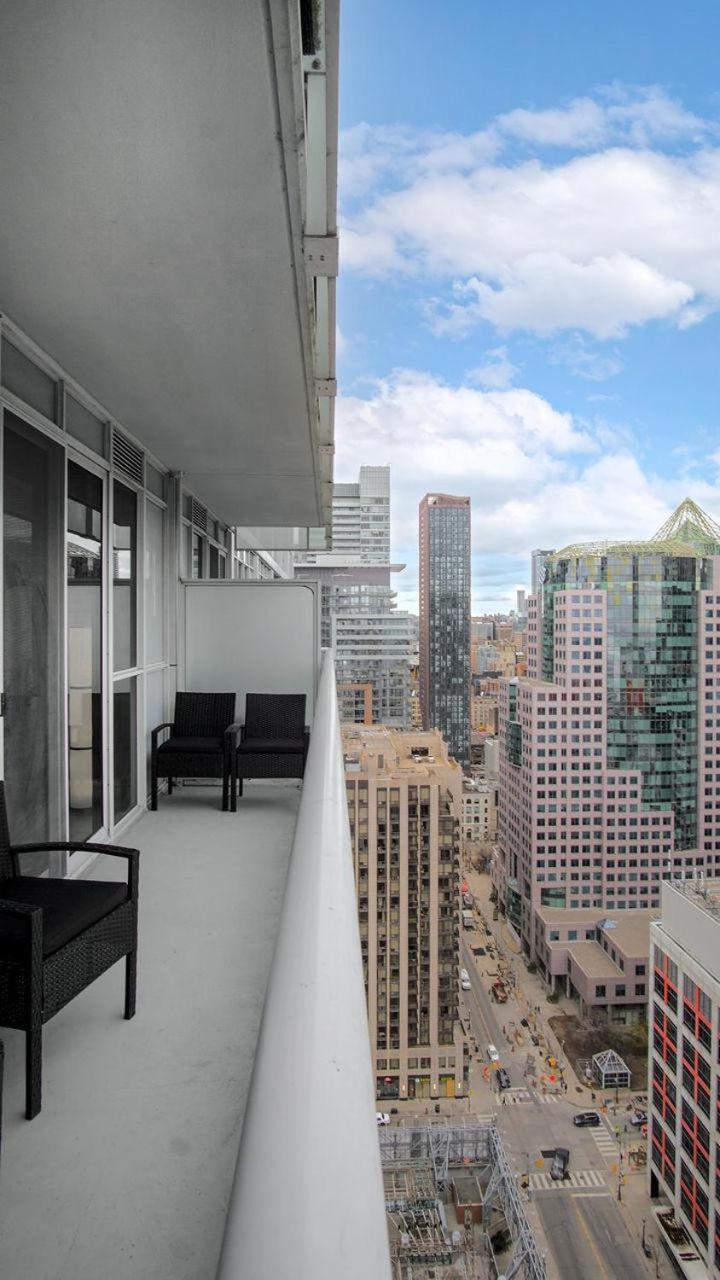 Skyline Suites - Walk To Mtcc, Acc, Rogers Centre & Entertainment District Toronto Exterior photo